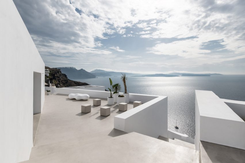 Saint Hotel in Santorini by Kapsimalis Architects
