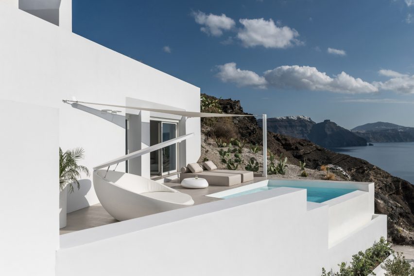 Saint Hotel in Santorini by Kapsimalis Architects