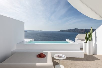 Saint Hotel in Santorini by Kapsimalis Architects