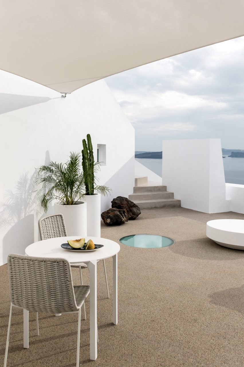 Saint Hotel in Santorini by Kapsimalis Architects