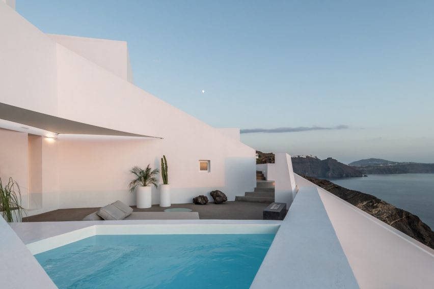 Saint Hotel in Santorini by Kapsimalis Architects