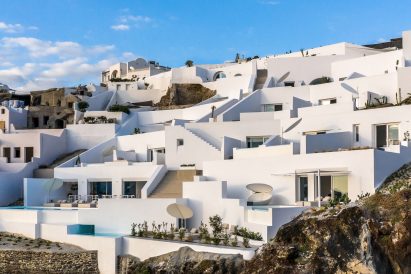 Saint Hotel in Santorini by Kapsimalis Architects