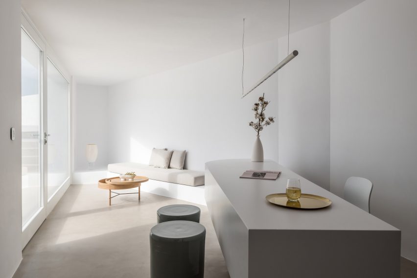 Saint Hotel in Santorini by Kapsimalis Architects