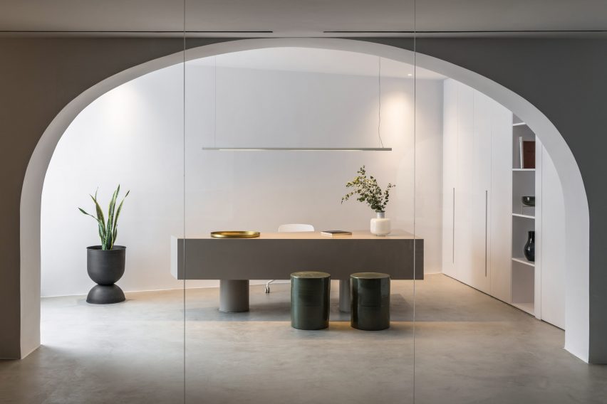 Saint Hotel in Santorini by Kapsimalis Architects