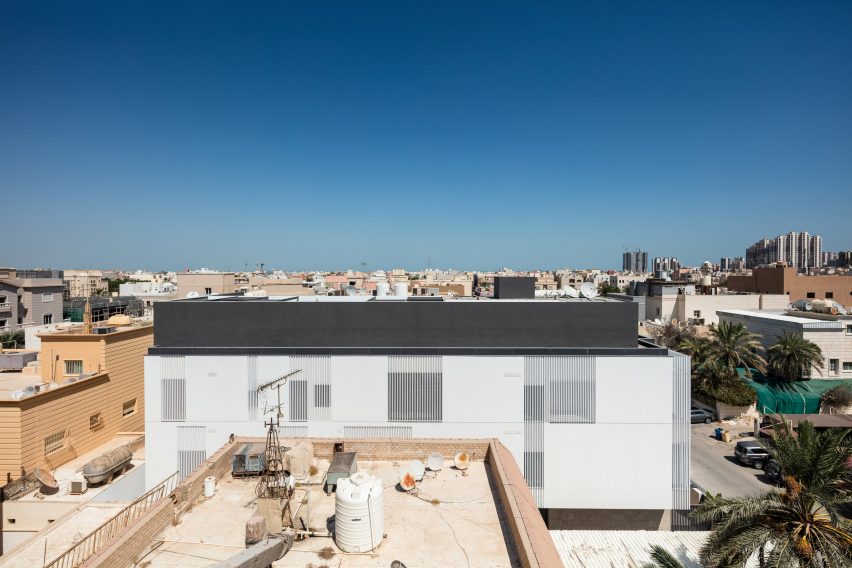 House in Mishref by Studio Toggle