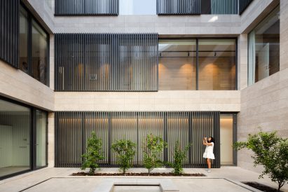 House in Mishref by Studio Toggle