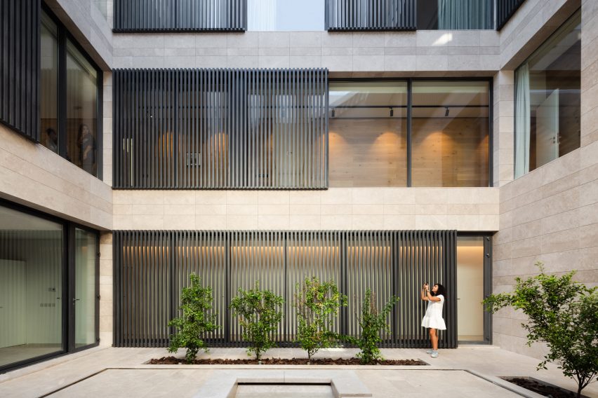 House in Mishref by Studio Toggle