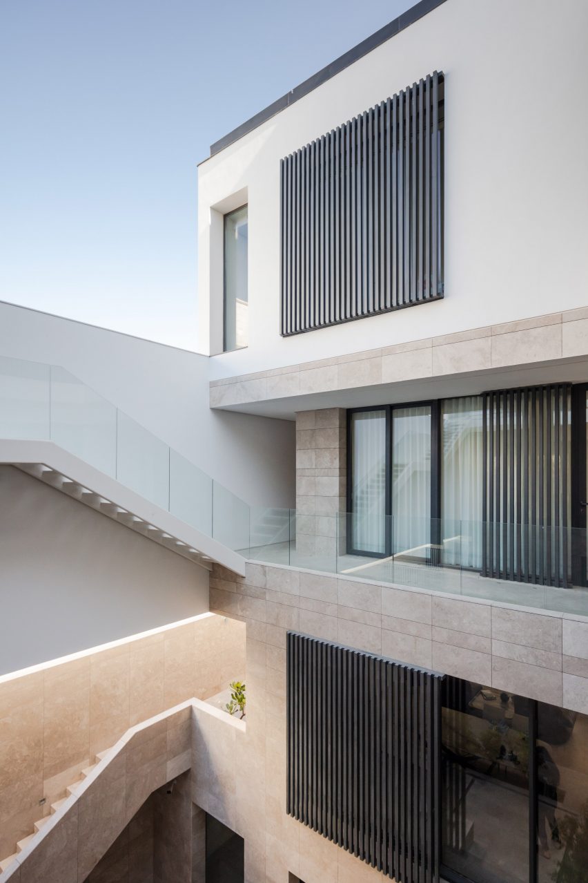 House in Mishref by Studio Toggle