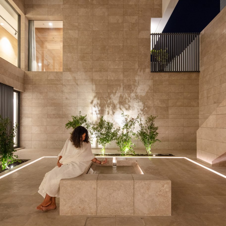 House in Mishref by Studio Toggle