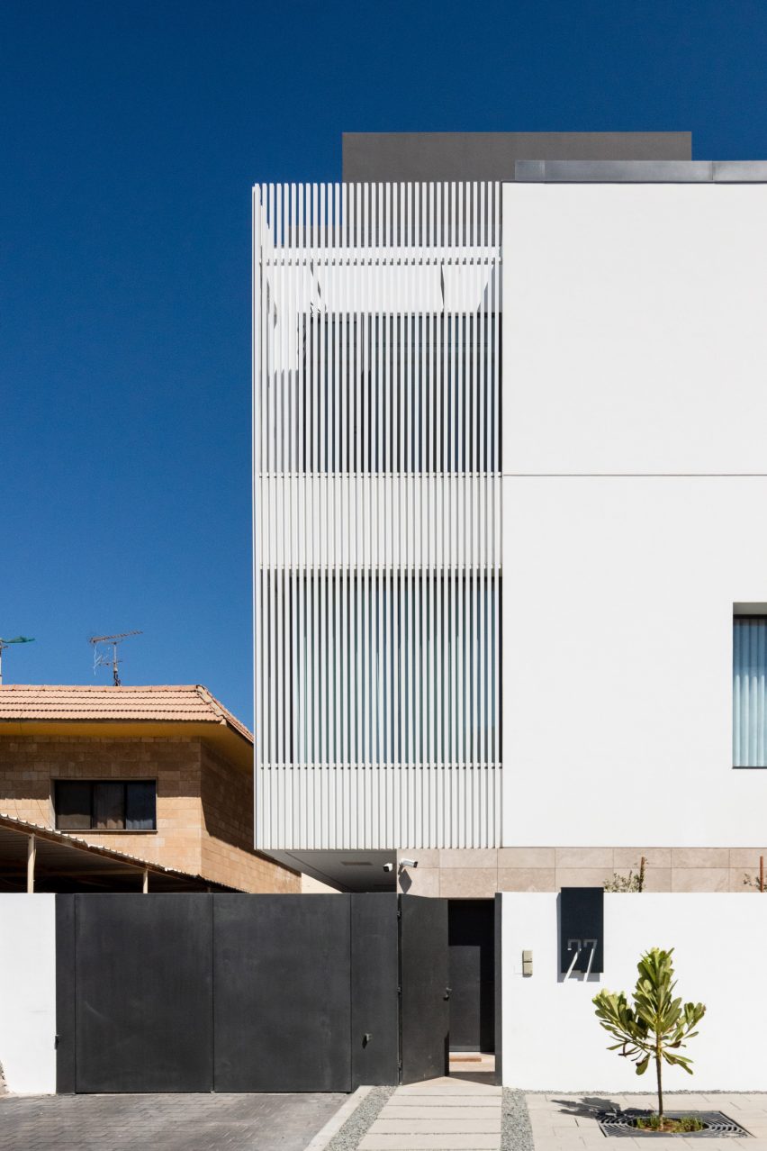 House in Mishref by Studio Toggle