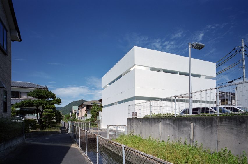 House in Takamatsu by Fujiwaramuro Architects