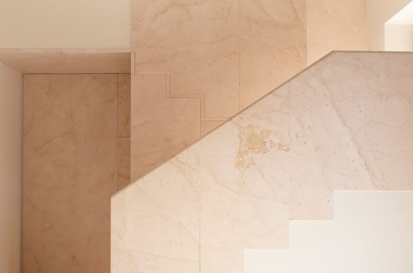 House of Giants by Iterare Arquitectos