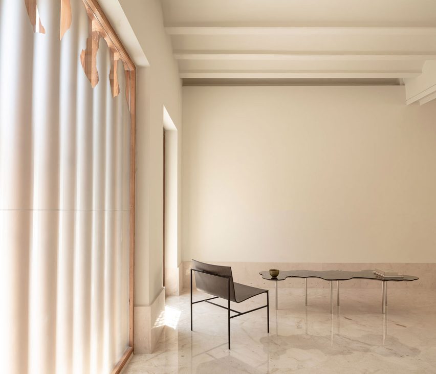 House of Giants by Iterare Arquitectos