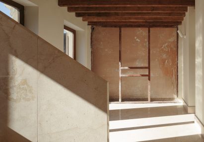 House of Giants by Iterare Arquitectos