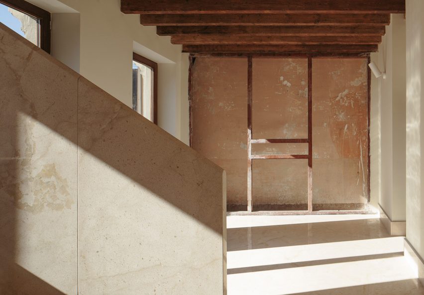 House of Giants by Iterare Arquitectos