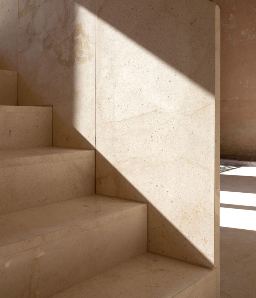 House of Giants by Iterare Arquitectos