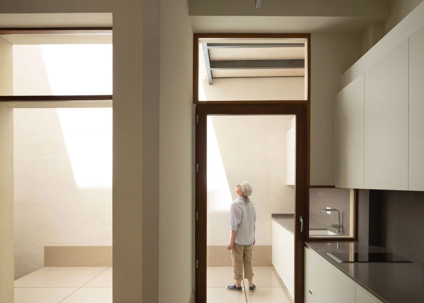 House of Giants by Iterare Arquitectos