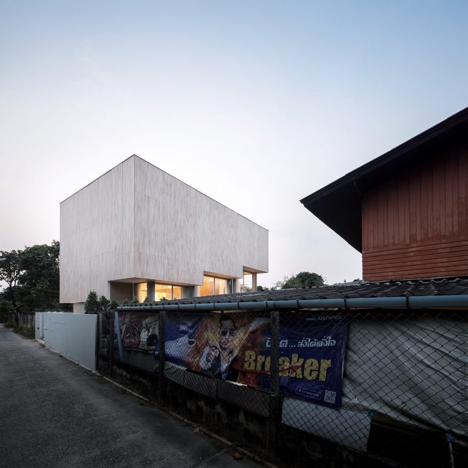 JB House by IDIN Architects
