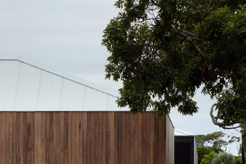 Point Lonsdale House by Edition Office