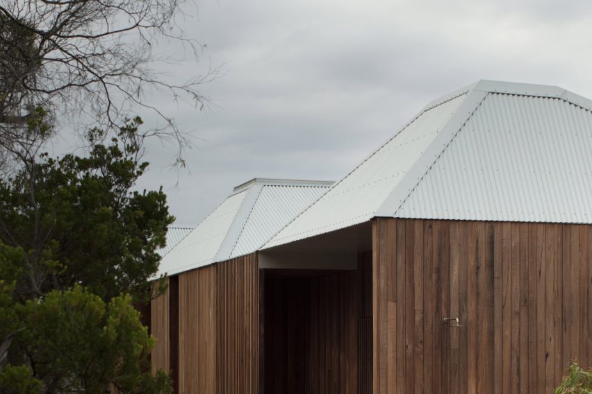 Point Lonsdale House by Edition Office