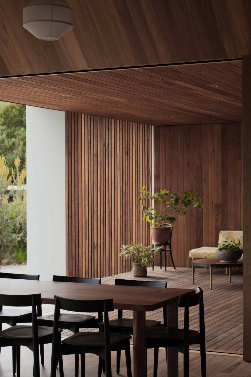 Point Lonsdale House by Edition Office
