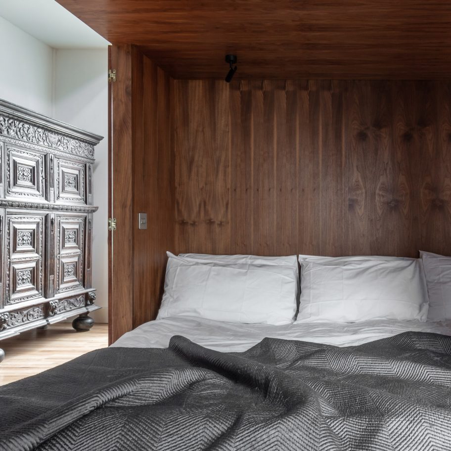 The Tri-Pod bedroom for a throuple by Scott Whitby Studio