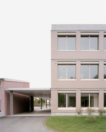 Secondary School Romanshorn by Bak Gordon Arquitectos