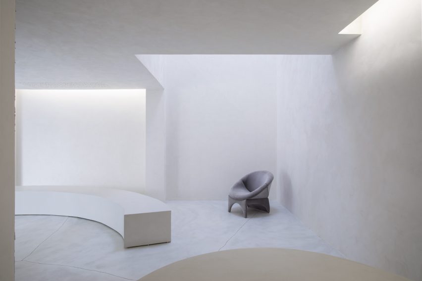 Selo Shoe Store by MNMA