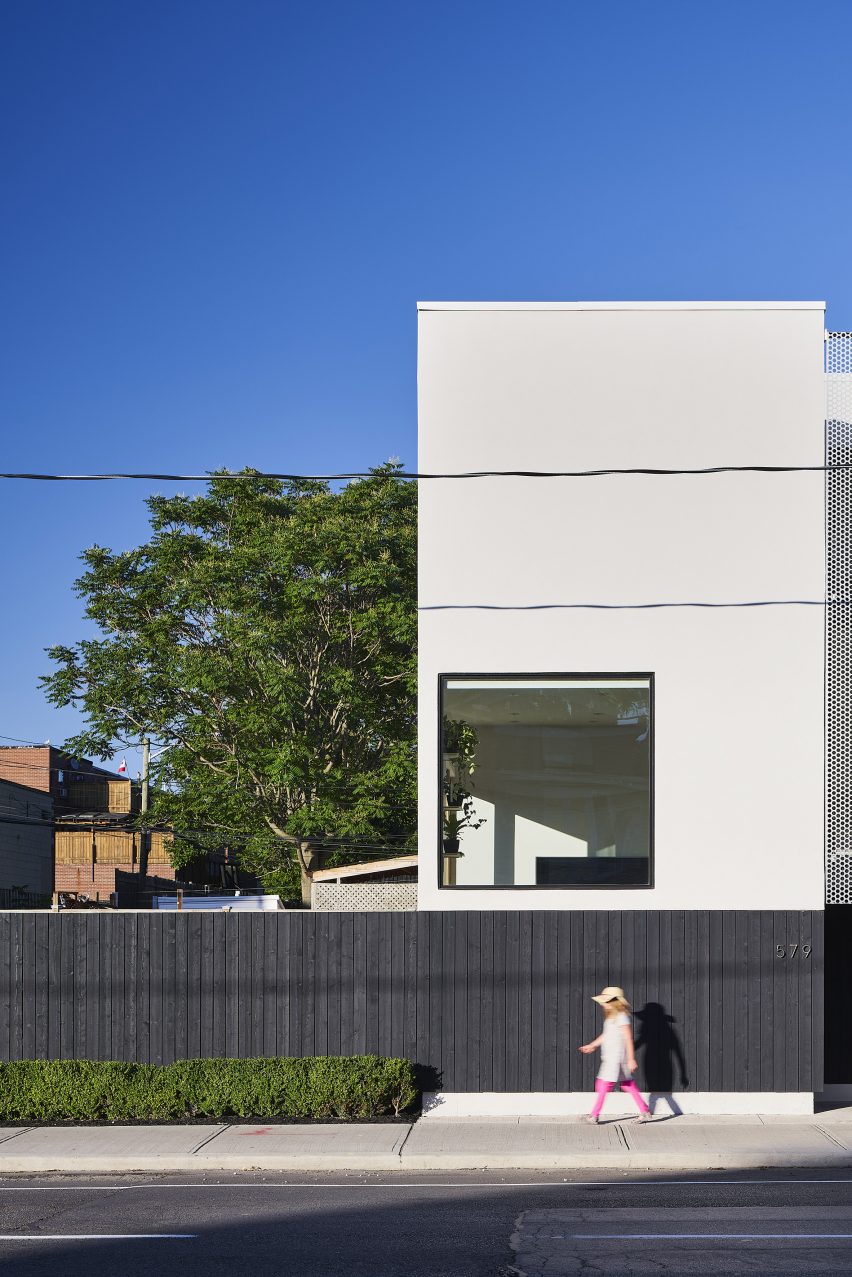 SemiSemi House by Peter McNeil and Clarissa Nam COMN Architects