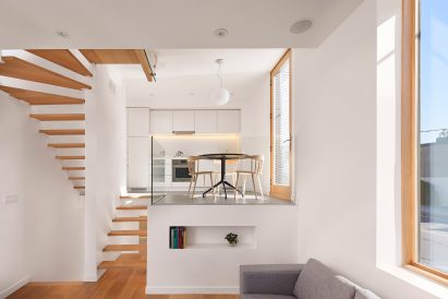 SemiSemi House by Peter McNeil and Clarissa Nam COMN Architects