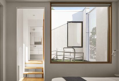 SemiSemi House by Peter McNeil and Clarissa Nam COMN Architects