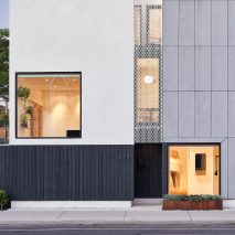 SemiSemi House by Peter McNeil and Clarissa Nam COMN Architects