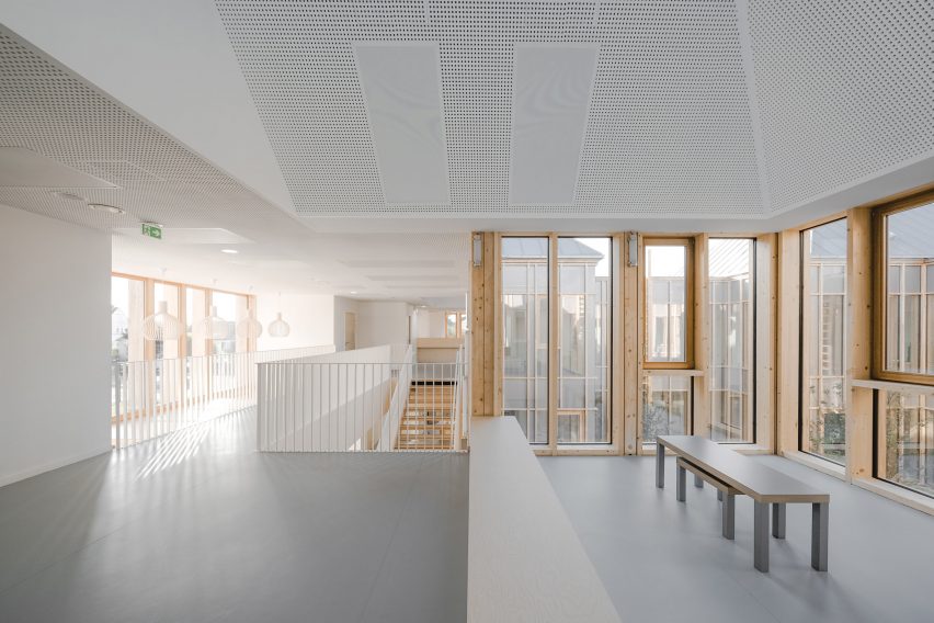 Taverny Medical Centre by MAAJ Architectes
