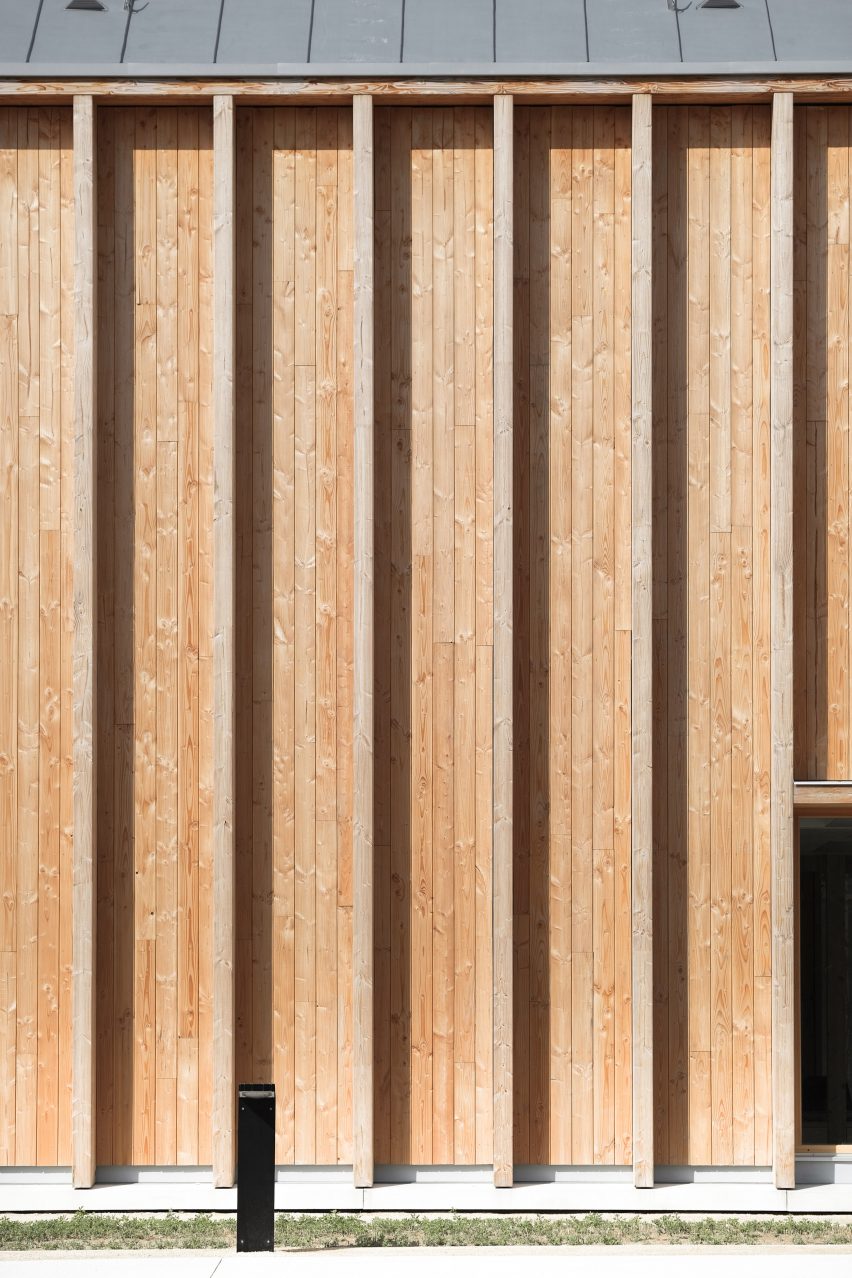 Taverny Medical Centre by MAAJ Architectes