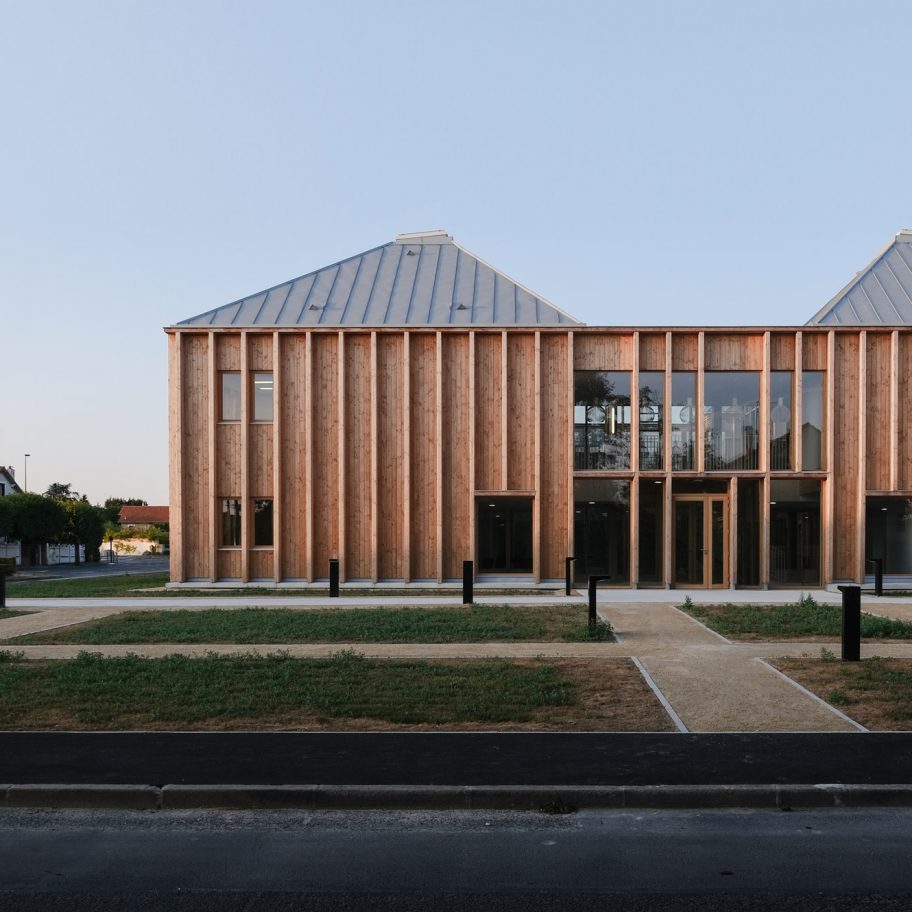 Taverny Medical Centre by MAAJ Architectes
