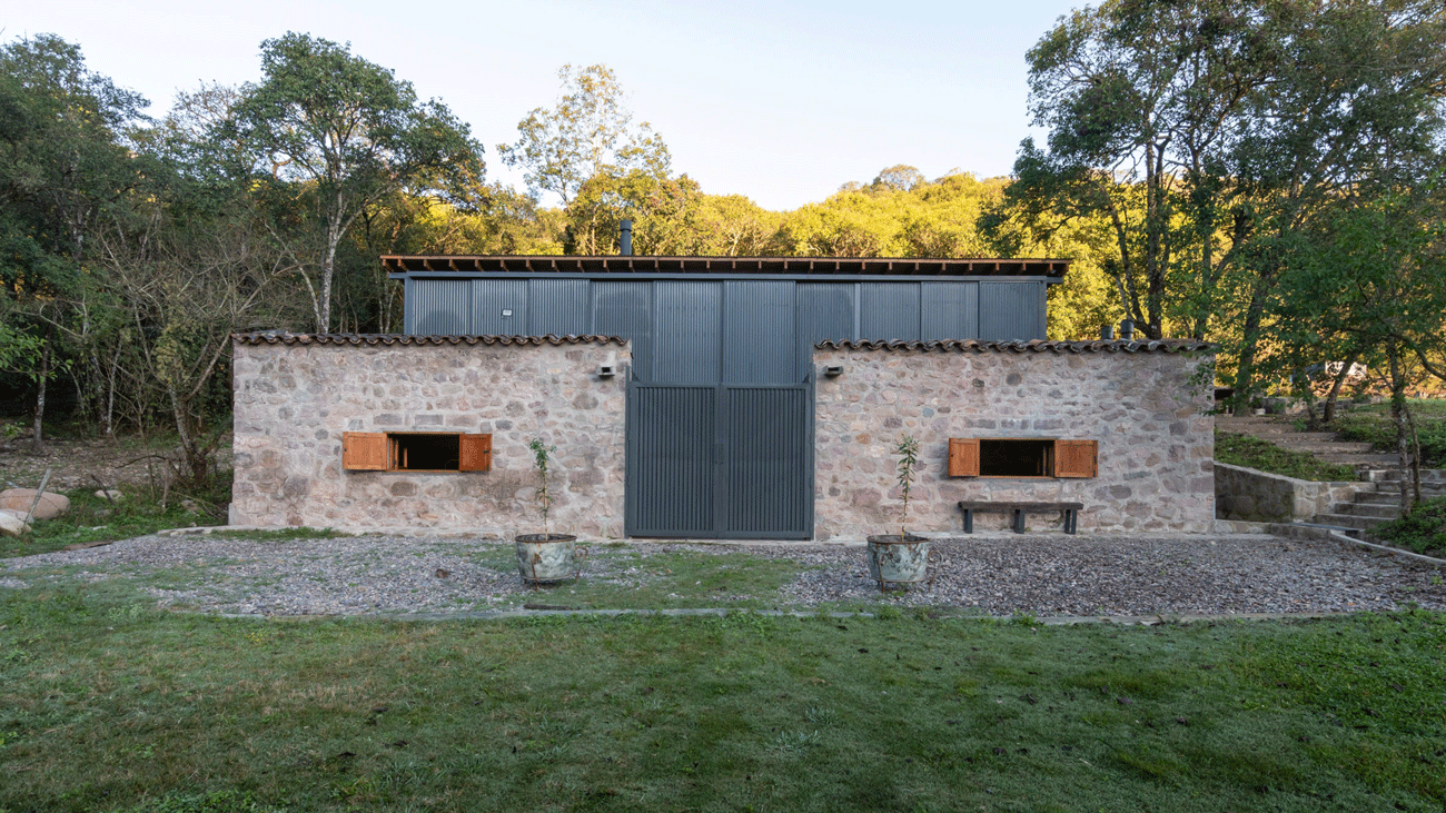 The Stables by Carolina Vago