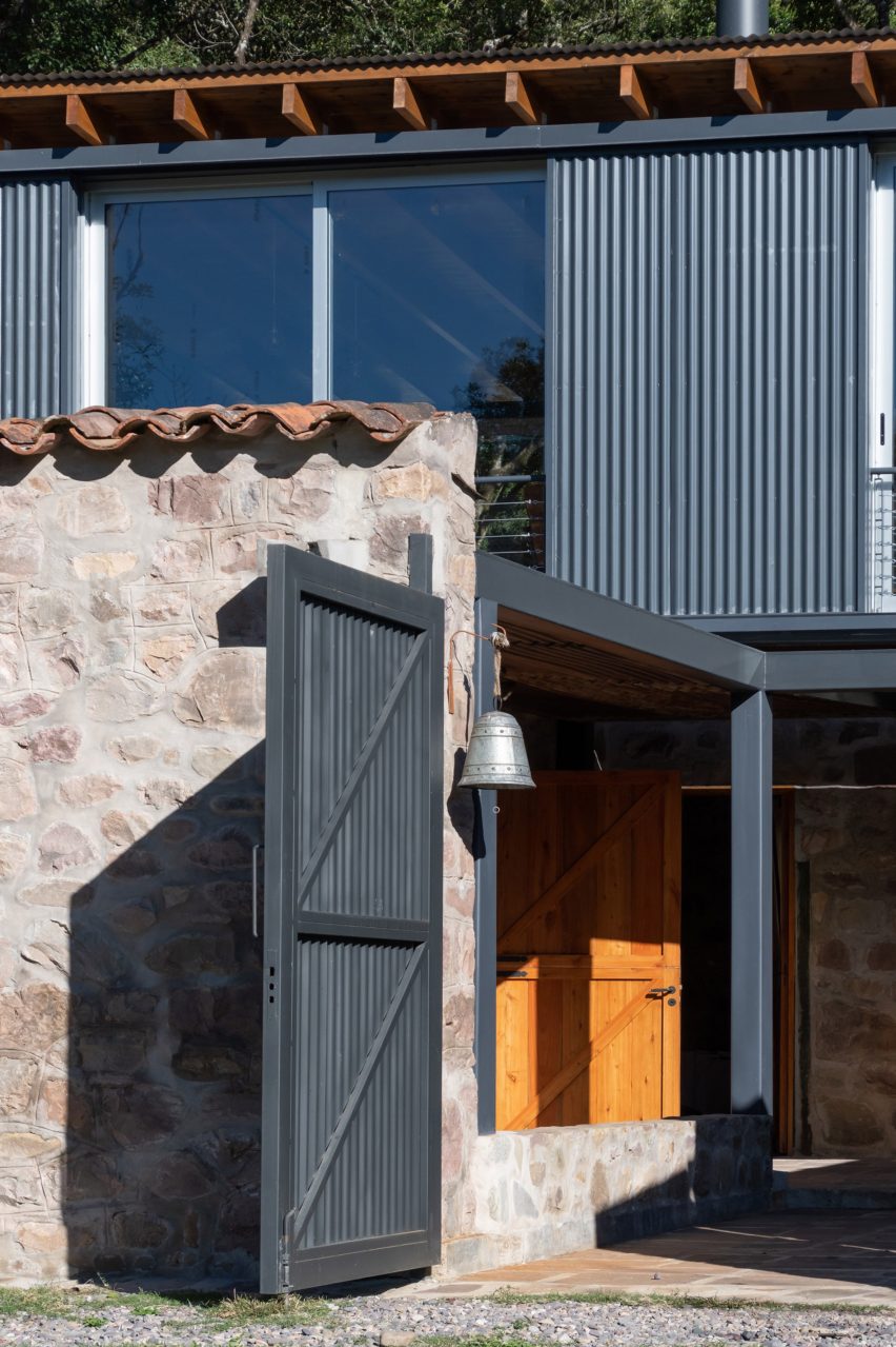The Stables by Carolina Vago