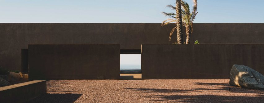 Villa RA by MORQ
