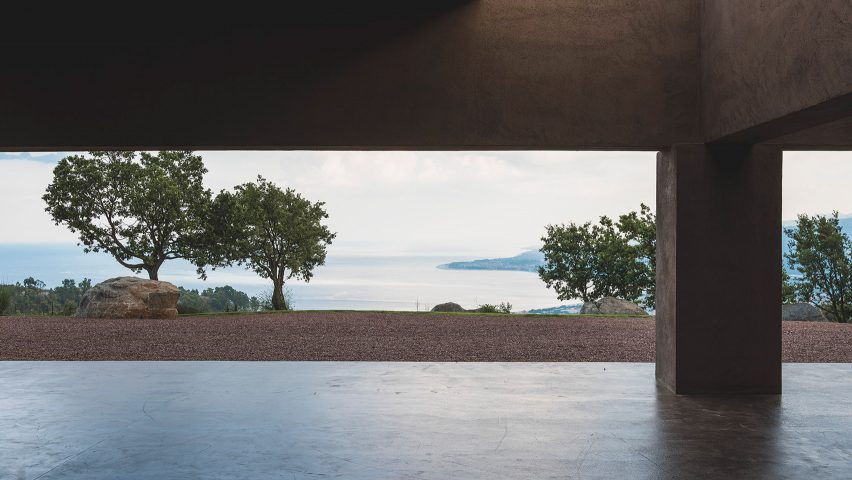 Villa RA by MORQ