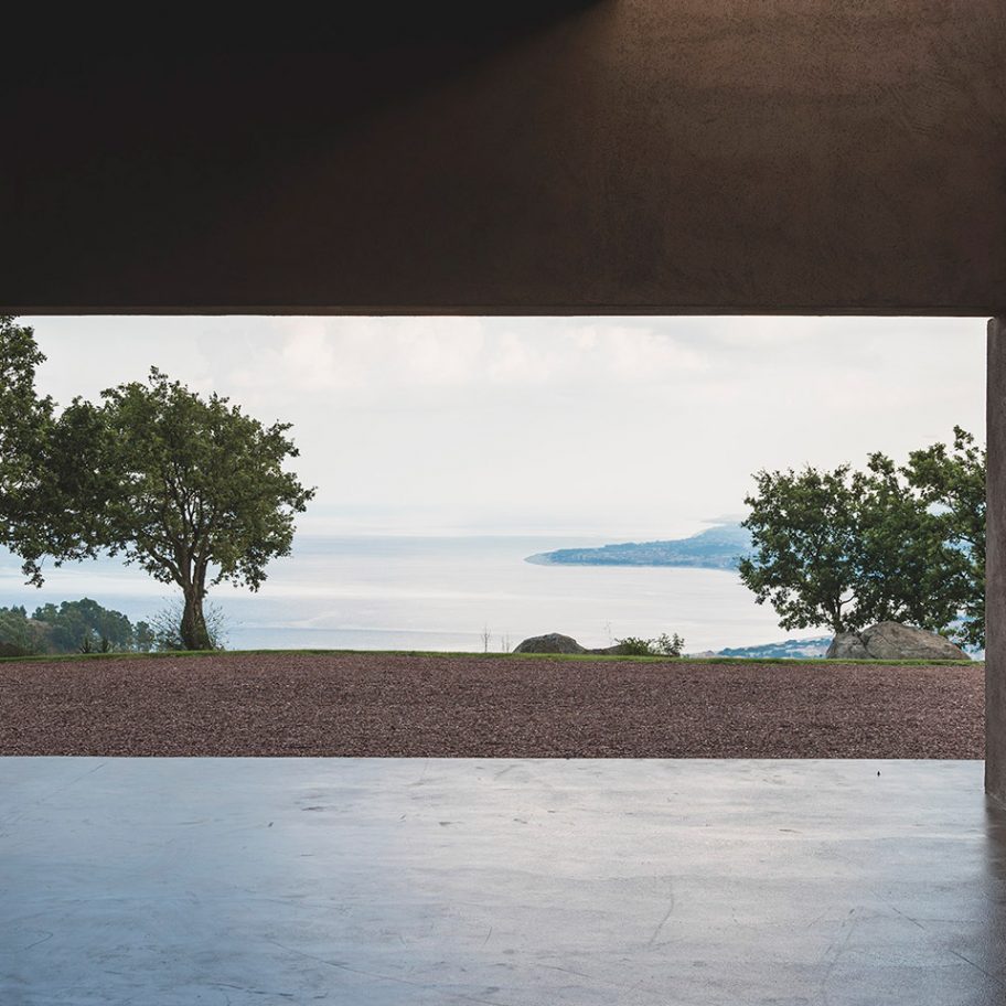 Villa RA by MORQ