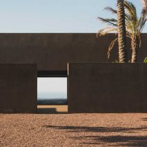 Villa RA by MORQ