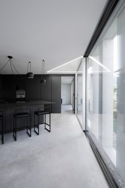 Concrete Villa Comano by DF-DC