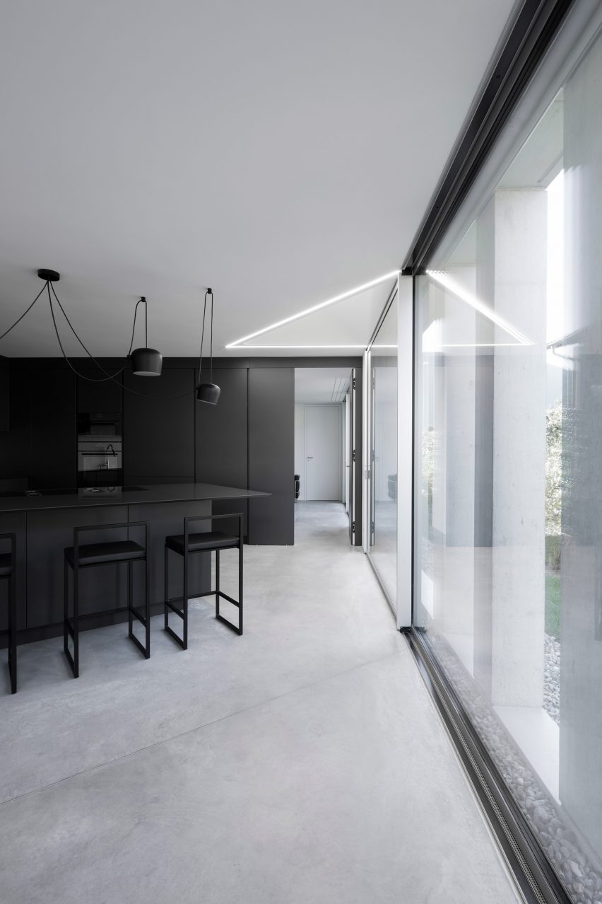 Concrete Villa Comano by DF-DC