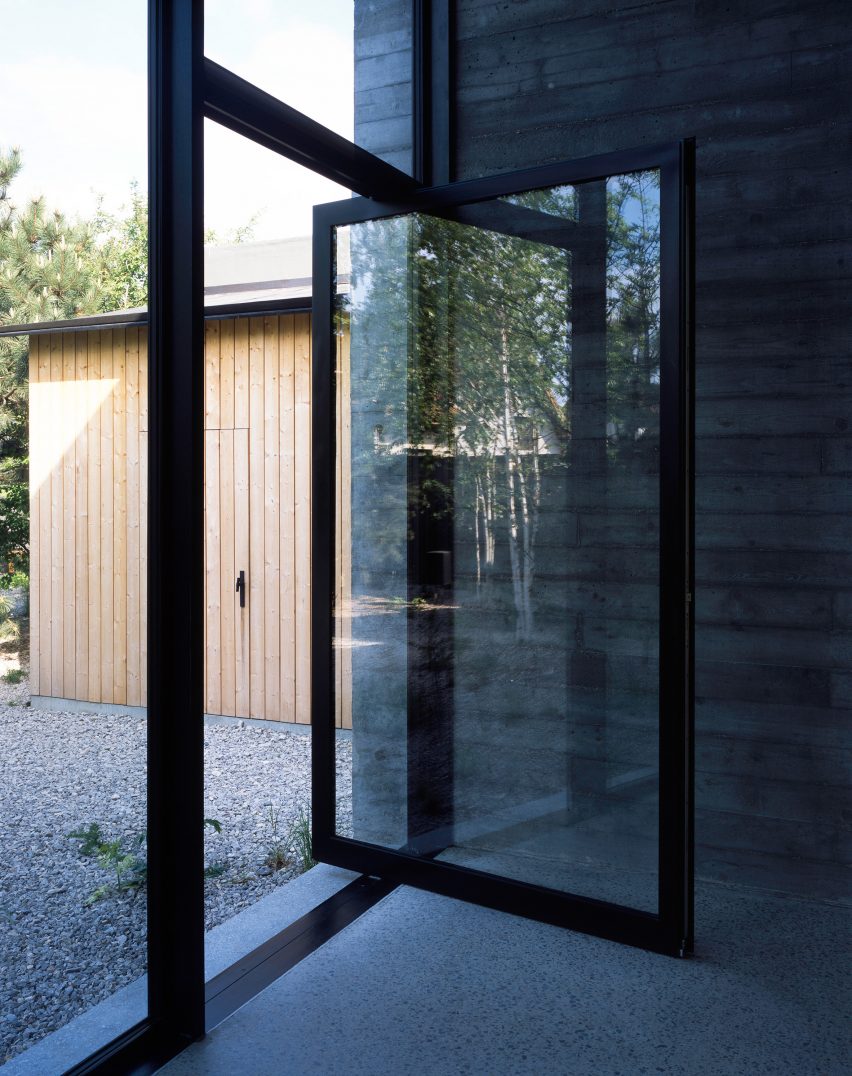 Atelier Monika Sosnowska by Architecture Club door