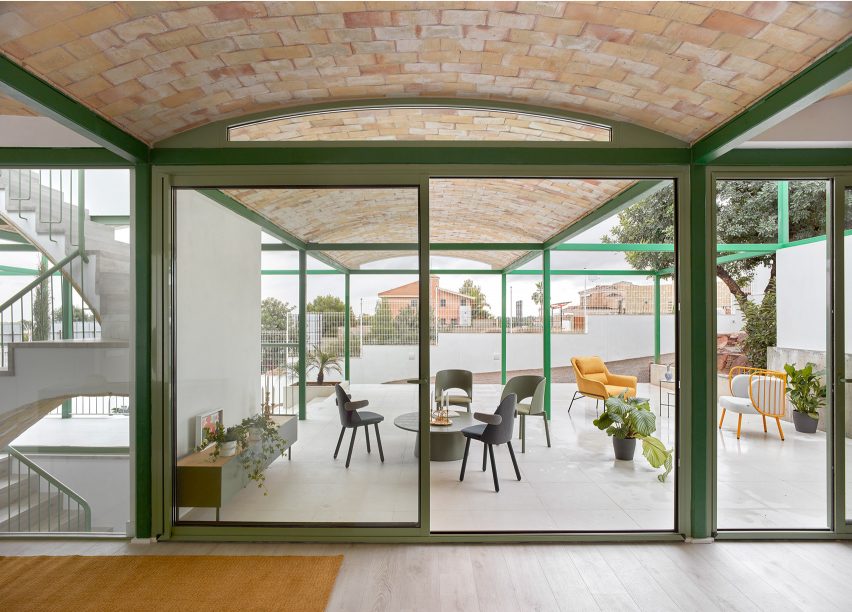 Brick Vault House by Space Popular in Spain