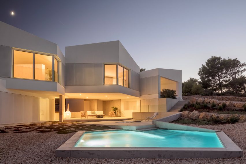 Bridge House by Nomo Studio