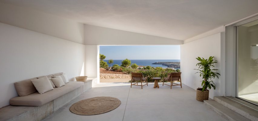 Bridge House by Nomo Studio