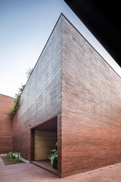 Casa Sierra Fría by Esrawe Studio