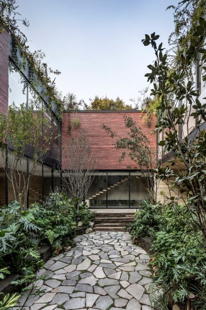 Casa Sierra Fría by Esrawe Studio