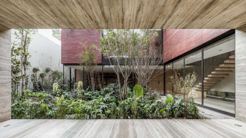 Casa Sierra Fría by Esrawe Studio